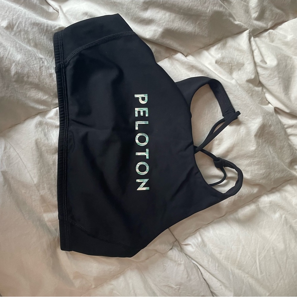 2 black peloton bras